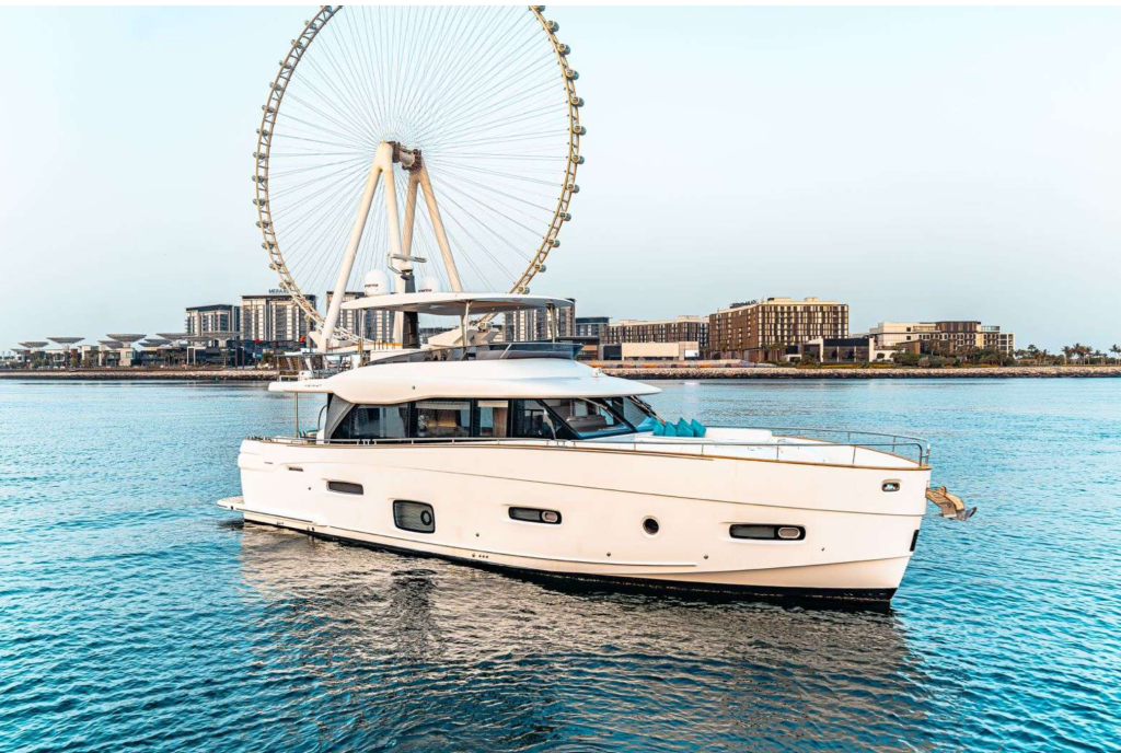 Azimut yacht rental in dubai marina for new years eve with champagne and chef